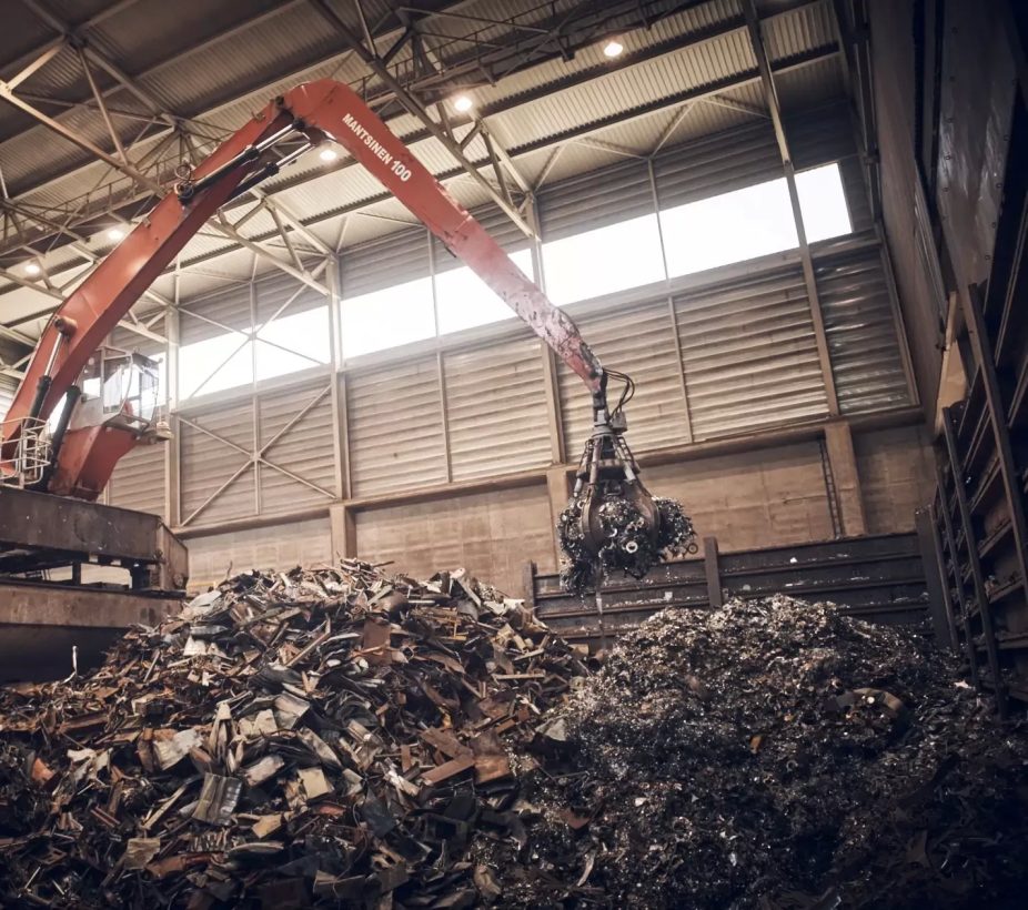 Industrieller schrott recycling bagger kreislaufwirtschaft